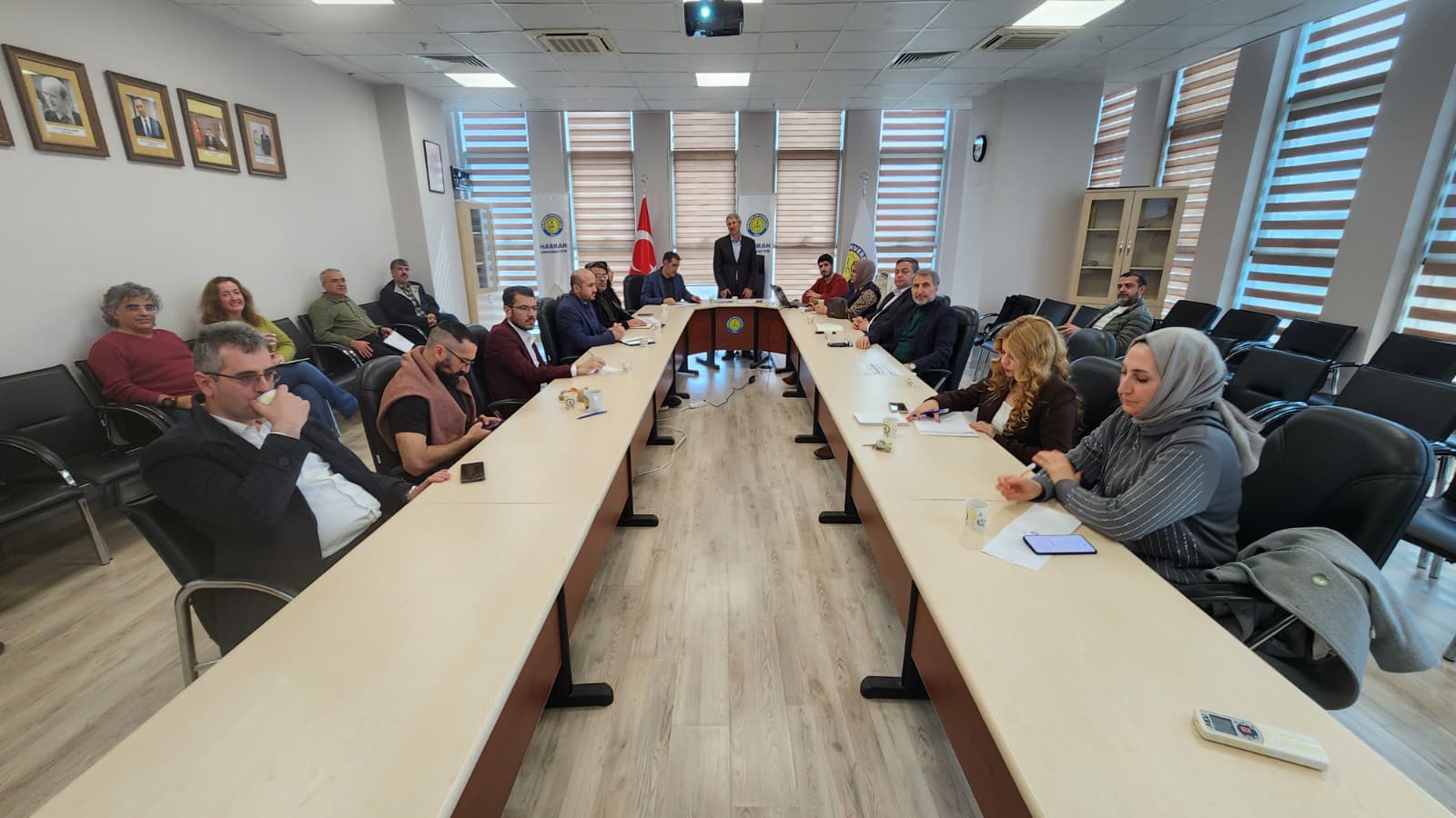 İKTİSAT, KAMU YÖNETİMİ VE MALİYE BÖLÜMLERİMİZ İÇ VE DIŞ PAYDAŞLARIYLA BİR ARAYA GELDİ